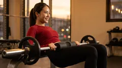 Alternative eficiente la genuflexiuni: 4 exerciții pentru fesieri și stabilitate