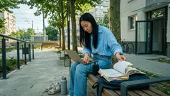 La 14 ani se trezește la 4:00 și face 50 km ca să ajungă la școală, visând la Medicină