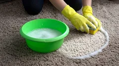 Covorul va arăta ca nou: 6 dintre cele mai comune și persistente pete pe care trebuie să știi cum să le scoți inteligent