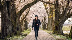 Cum slăbesc japonezii doar mergând pe jos: secretul nu stă în numărul de pași